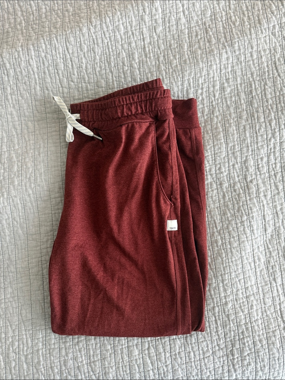 Vuori daily joggers Burgundy Drawstring XS see pics